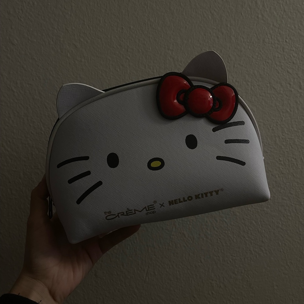 Hello Kitty x Creme Shop Make Up Bag